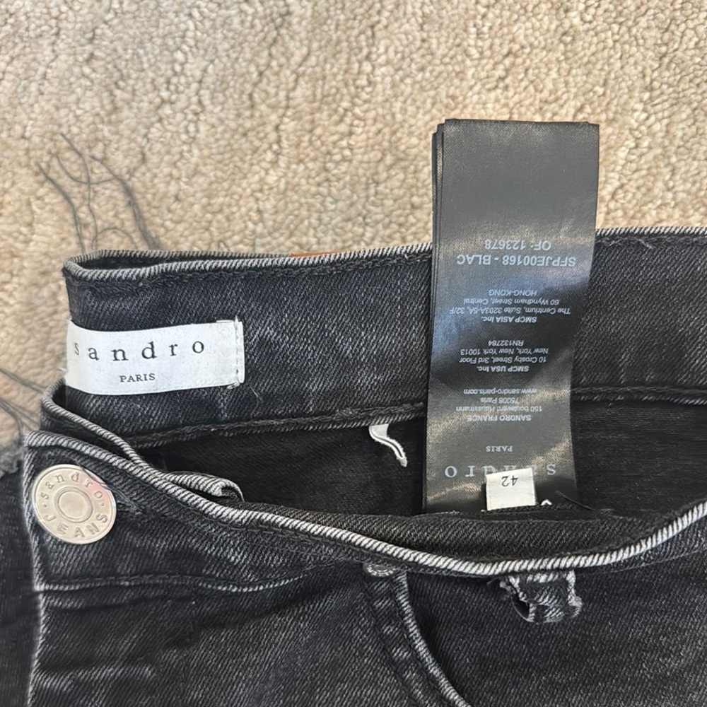Sandro Black Straight-Leg Jeans with Raw Hem - Picture 5 of 6